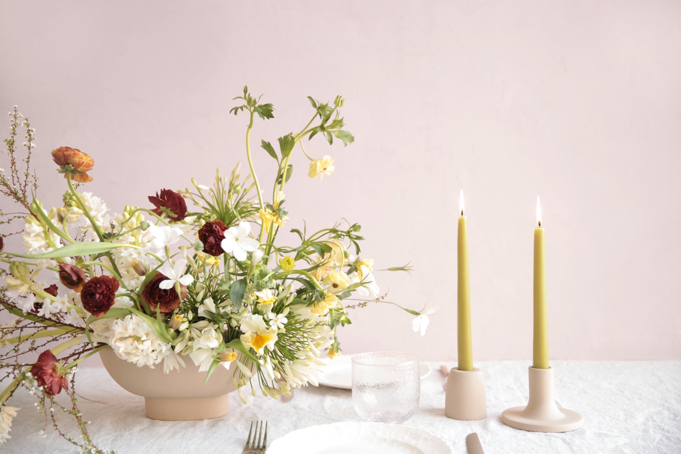 How to Arrange Flowers in a Short Vase The Floral Society