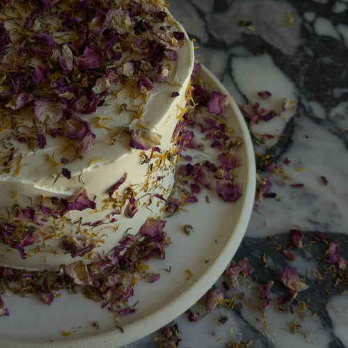 Botanical Blend Edible Flowers_Cake