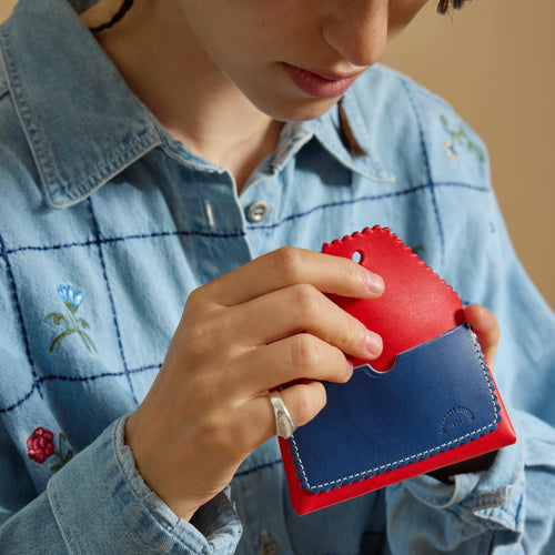 Scallop Leather Wallet