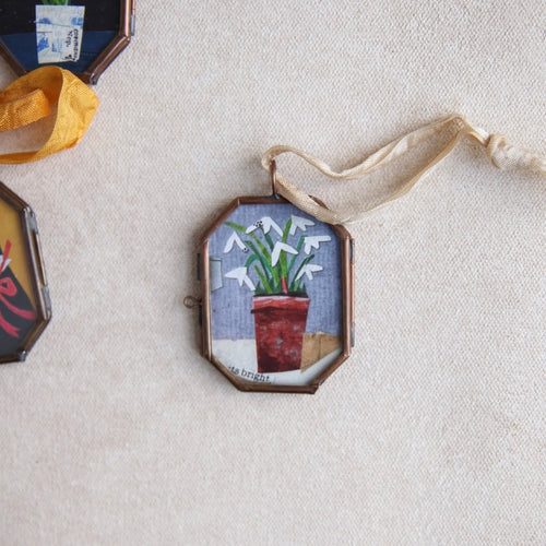 Handmade_Art_Locket_Ornament_Flowers