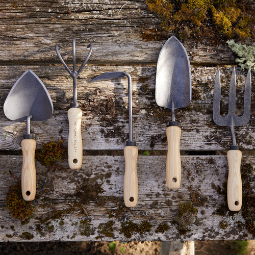 Our forged trowel is perfect for any gardening task such as planting, digging, aerating, cultivating, and even weeding. Hand forged from durable tempered boron steel with ash hardwood handles harvested sustainably. 